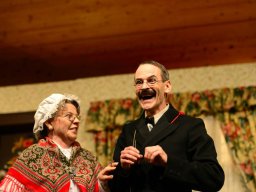 Arsen und Spitzenhäubchen (2014)