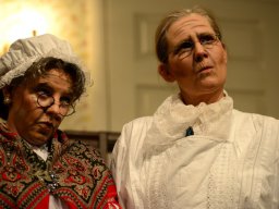 Arsen und Spitzenhäubchen (2014)