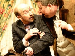 Arsen und Spitzenhäubchen (2014)