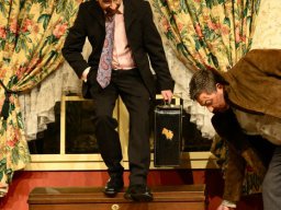 Arsen und Spitzenhäubchen (2014)