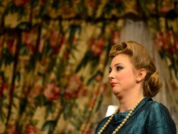 Arsen und Spitzenhäubchen (2014)