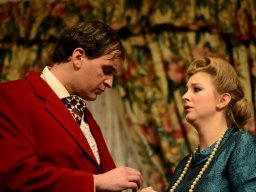 Arsen und Spitzenhäubchen (2014)