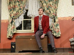 Arsen und Spitzenhäubchen (2014)