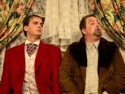 Arsen und Spitzenhäubchen (2014)