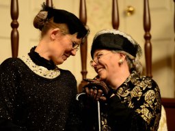 Arsen und Spitzenhäubchen (2014)