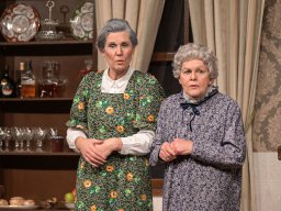 Arsen und Spitzenhäubchen (2025)