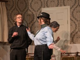 Arsen und Spitzenhäubchen (2025)