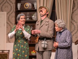 Arsen und Spitzenhäubchen (2025)