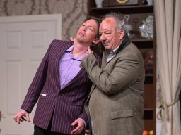 Arsen und Spitzenhäubchen (2025)