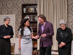 Arsen und Spitzenhäubchen (2025)