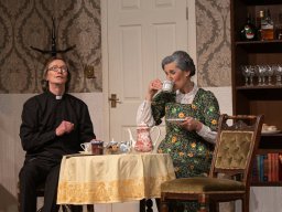 Arsen und Spitzenhäubchen (2025)