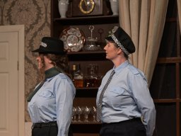 Arsen und Spitzenhäubchen (2025)