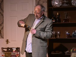 Arsen und Spitzenhäubchen (2025)